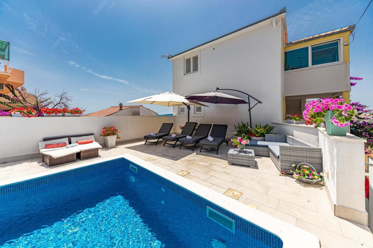 Apartments Villa Nea Leona Traù Esterno foto