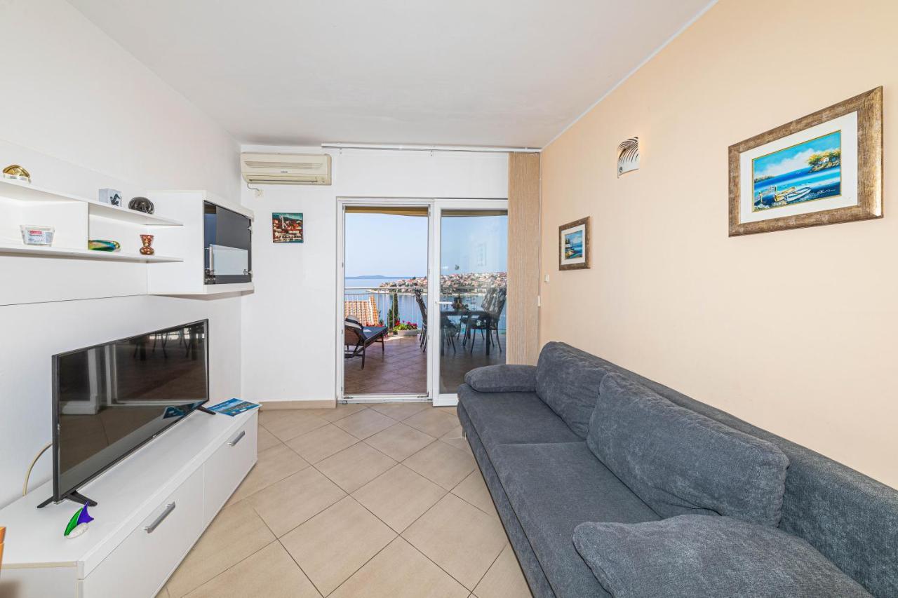 Apartments Villa Nea Leona Traù Esterno foto