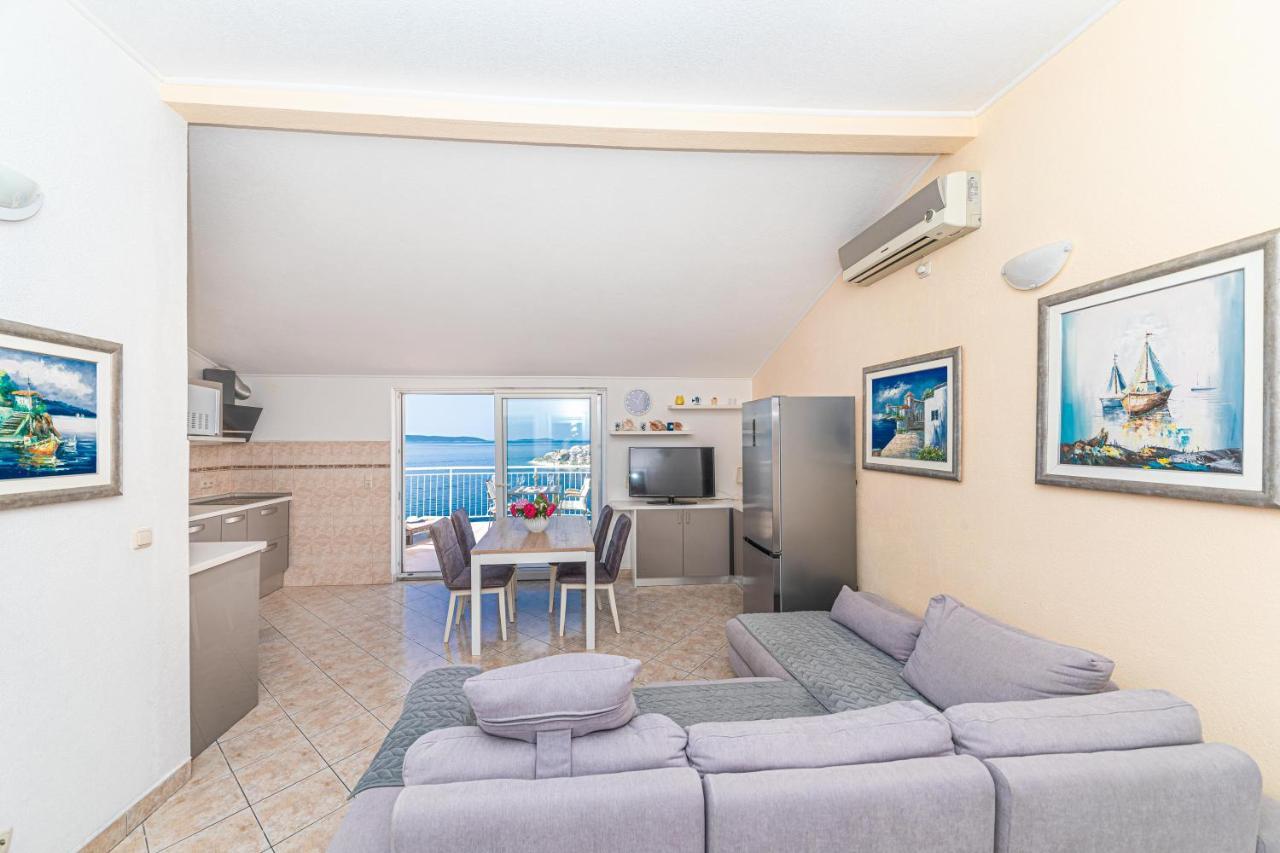 Apartments Villa Nea Leona Traù Esterno foto