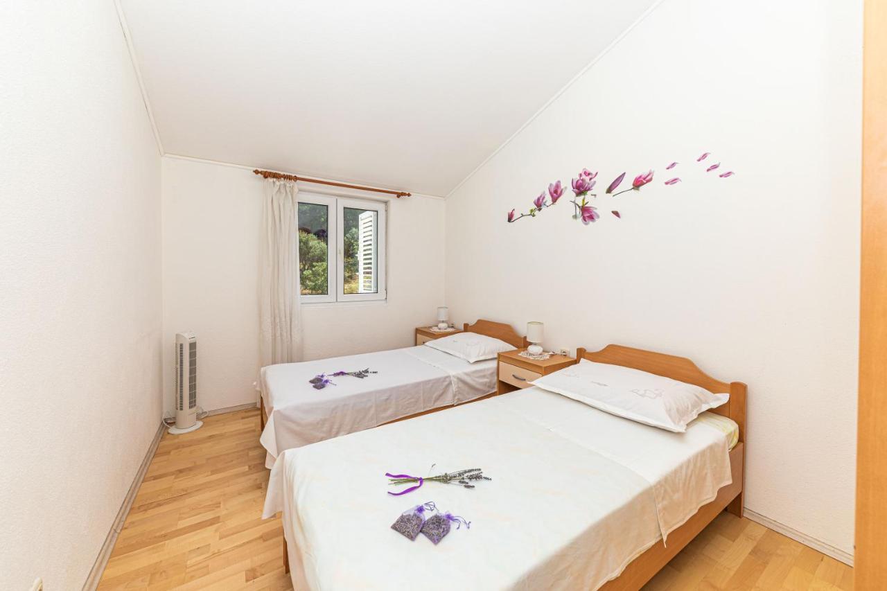 Apartments Villa Nea Leona Traù Esterno foto
