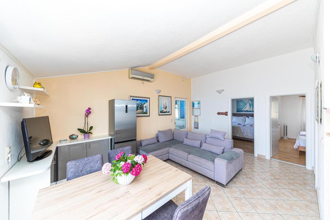 Apartments Villa Nea Leona Traù Esterno foto