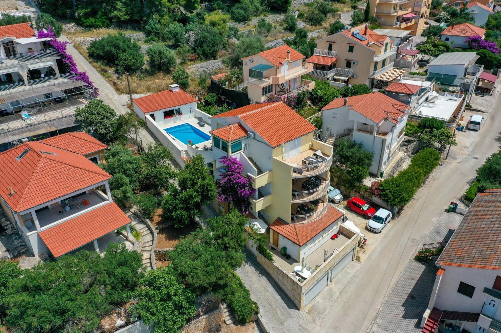 Apartments Villa Nea Leona Traù Esterno foto
